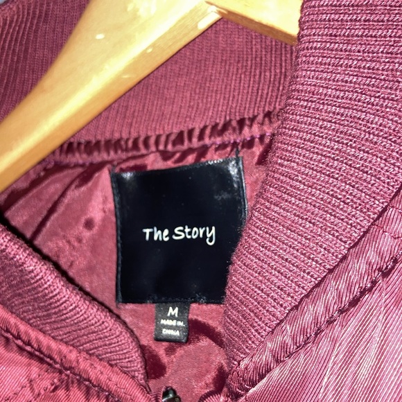 The Story Satin Twill Maroon Quilted Puff Zip Front Bomber Jacket Size Medium - Picture 2 of 8